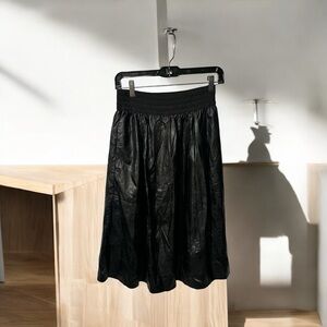 Black A-Line Midi Skirt with Smocked Detail whith packed.